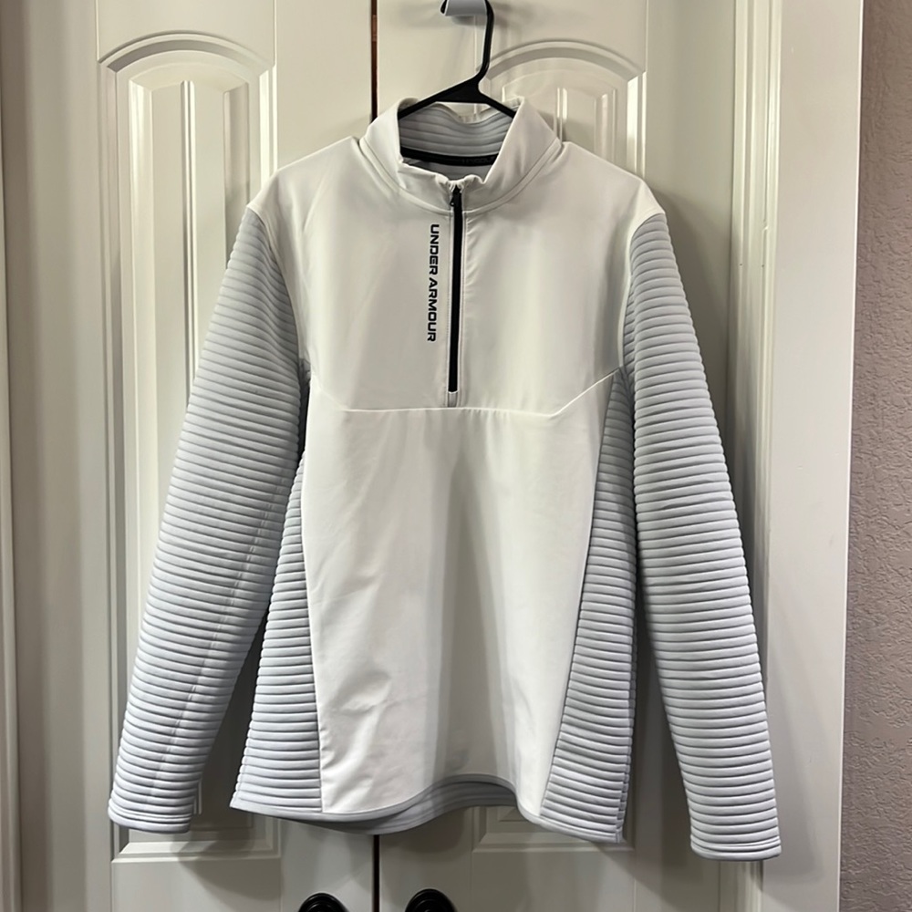 SOLD! Not available! Mens Under Armour Pull Over